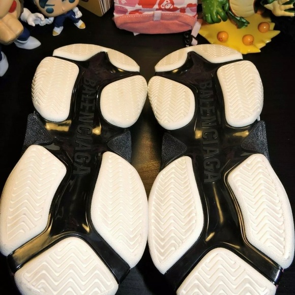 Balenciaga triple s 38 8US - Picture 7 of 8